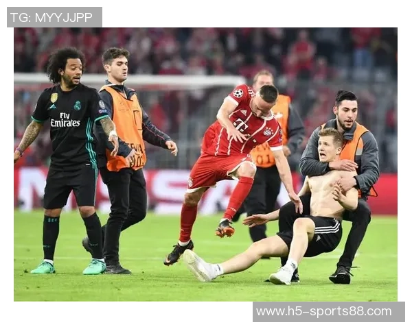 克瓦拉茨赫利亚训练受伤缺席合练球迷期待他早日回归赛场